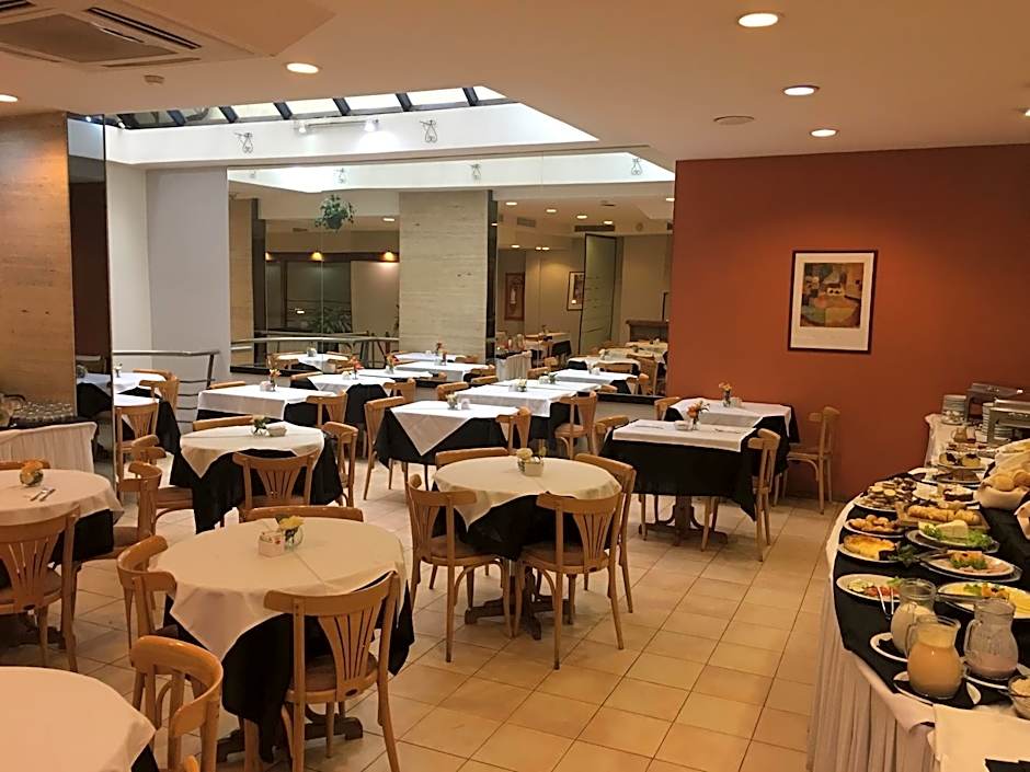 Crystal Palace Hotel