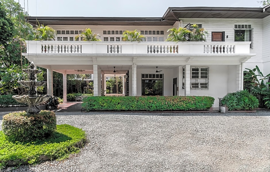 The Henry Hotel Manila