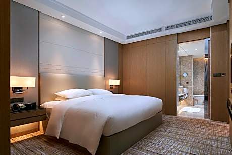 King Suite with City View