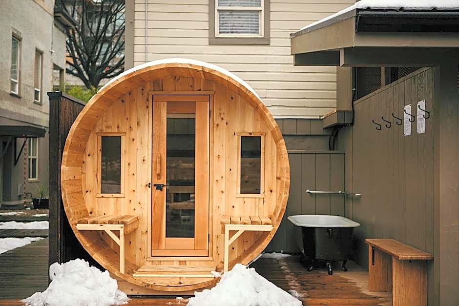 Stirling All Suites Hotel