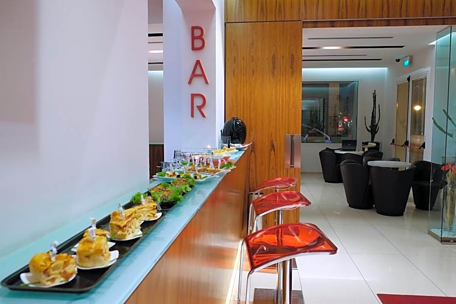 Card International Hotel