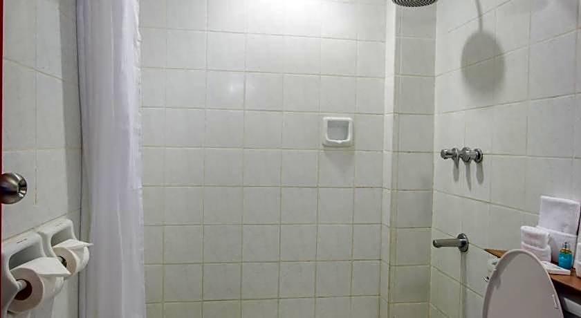 Microtel by Wyndham Batangas