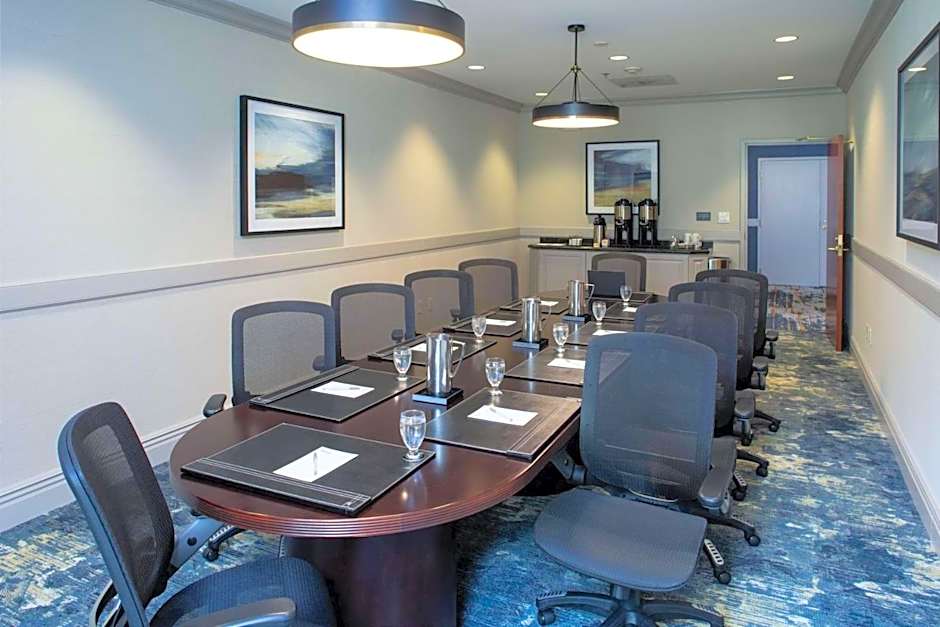 Hilton Garden Inn Milwaukee Northwest Conference Center