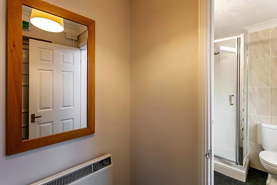 Roydon Marina Village Hotel
