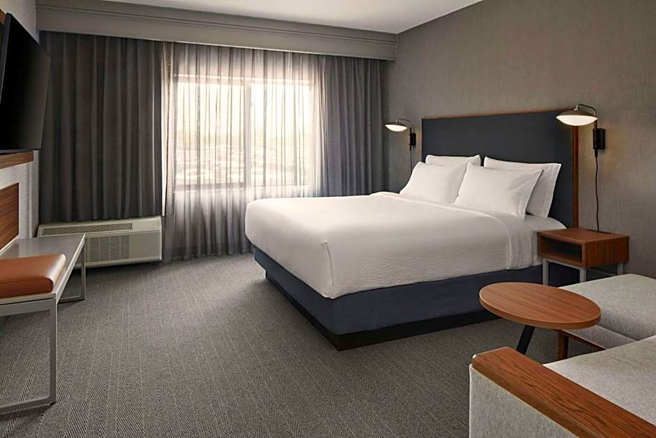 Courtyard by Marriott Hamilton
