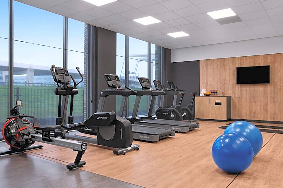 Renaissance by Marriott Amsterdam Schiphol Airport Hotel