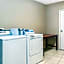 Howard Johnson by Wyndham Historic Lake Charles