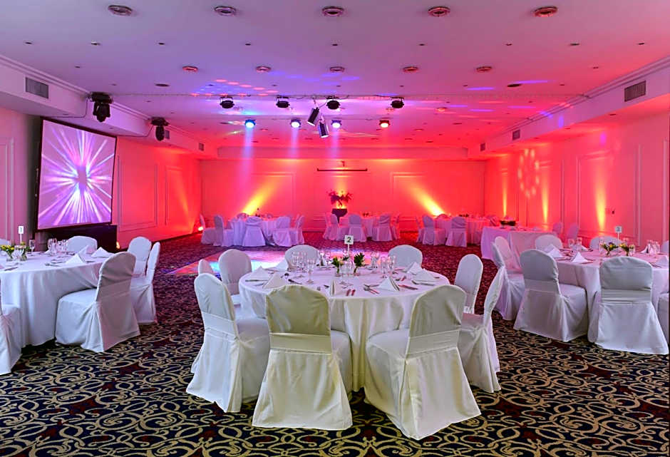 Argenta Tower Hotel & Suites