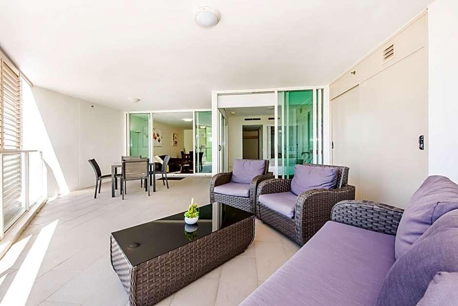 Lanai Apartments