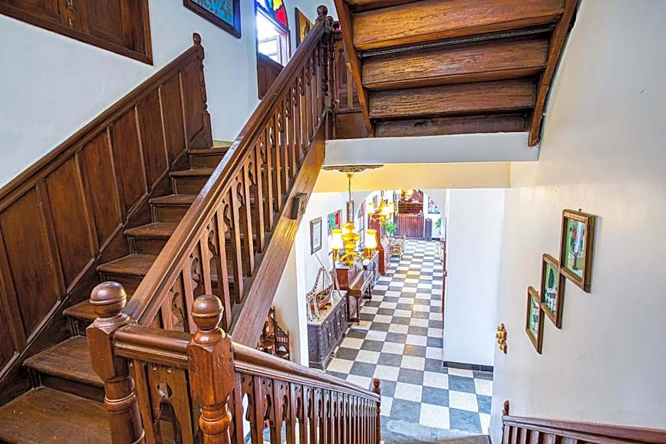 Tembo House Hotel