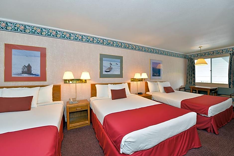Travelodge by Wyndham Mackinaw City