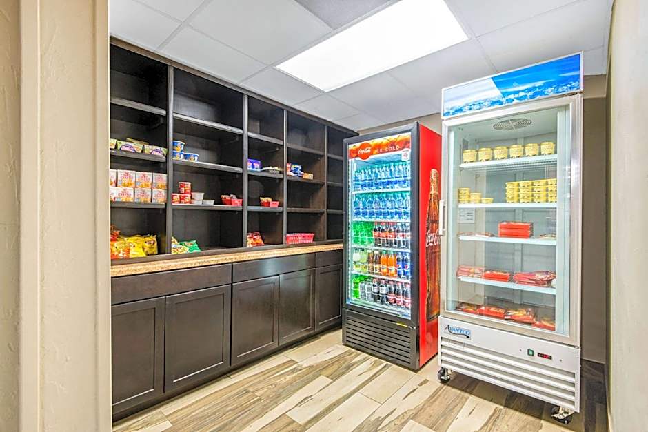 La Quinta Inn & Suites by Wyndham Denison - North Lake Texoma