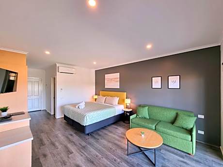 Executive Spa Studio with Balcony