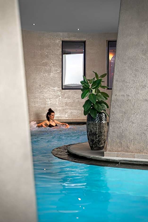 Hotel Emmy - five elements