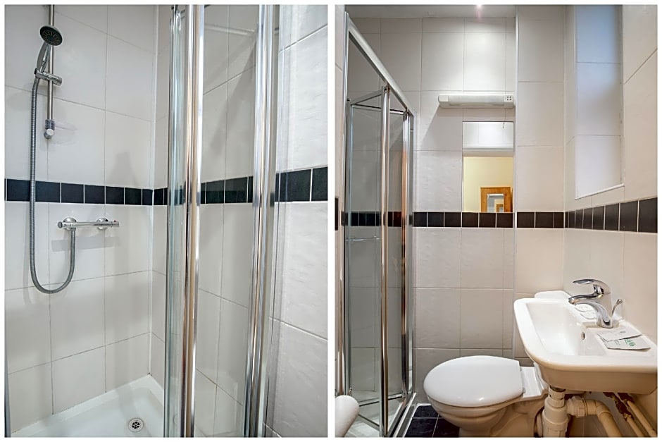 OYO TamTam Acton Hotel