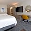 Holiday Inn Express and Suites Valencia - Santa Clarita By IHG