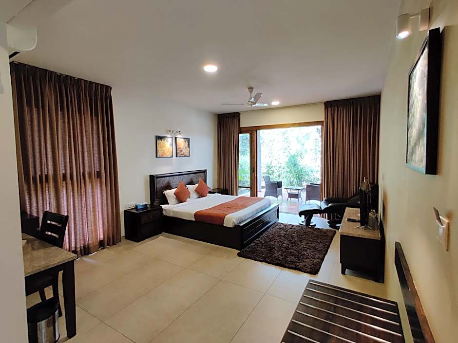 Photo 1 of 18 of Premium 1 King Bed, Balcony