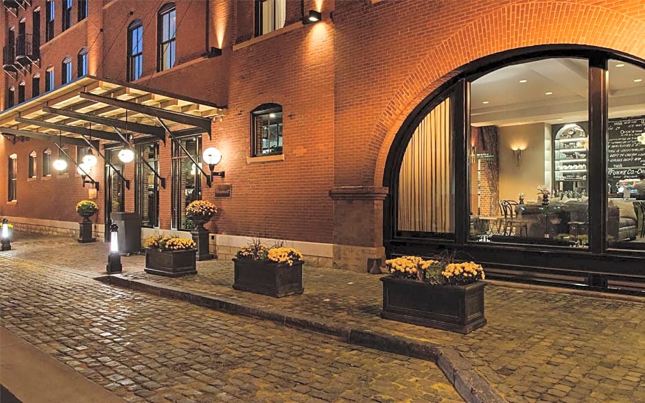 The Charmant Hotel