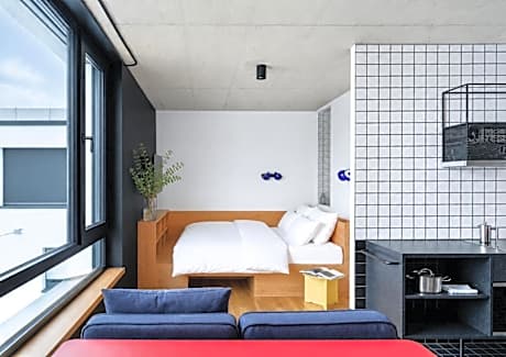 Design Apartment with King-Size-Bed