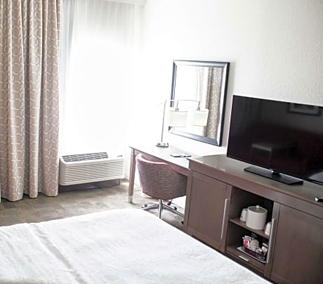 Queen Room with Two Queen Beds - Hearing Access/Non-Smoking