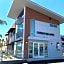 Castaway Motel