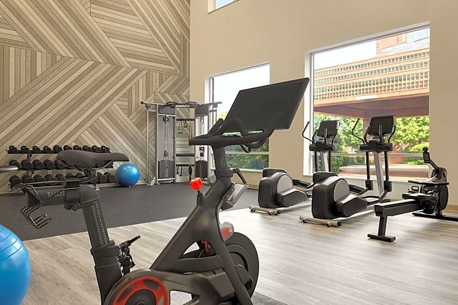 DoubleTree by Hilton New York LaGuardia Airport