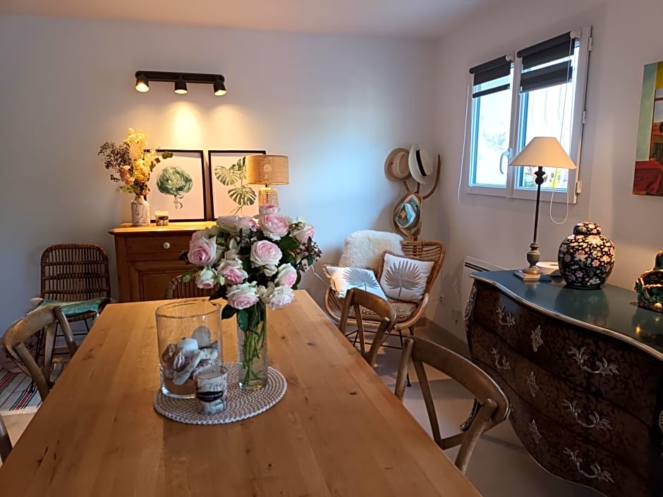 Jolie Villa Lalou Côte D'Azur Trois Chambres – Frejus, ID