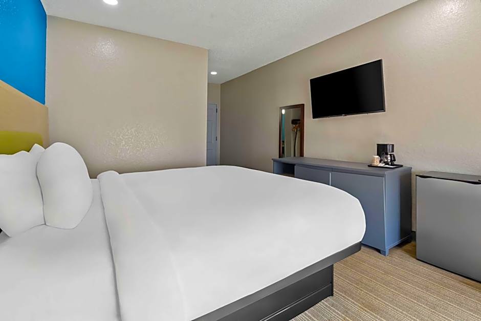 Sonesta Essential IAH Airport JFK Boulevard - Newly Renovated