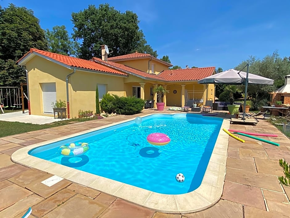 Chambres dans villa avec piscine