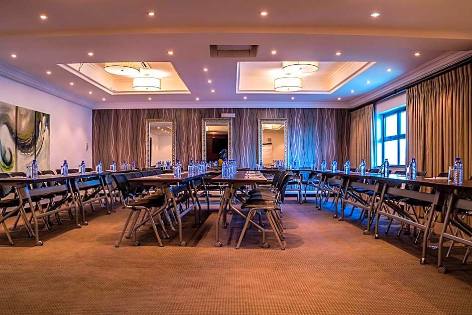 Protea Hotel by Marriott Lagos Kuramo Waters