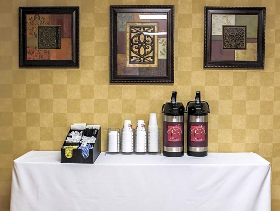 Quality Inn Dayton North - Vandalia