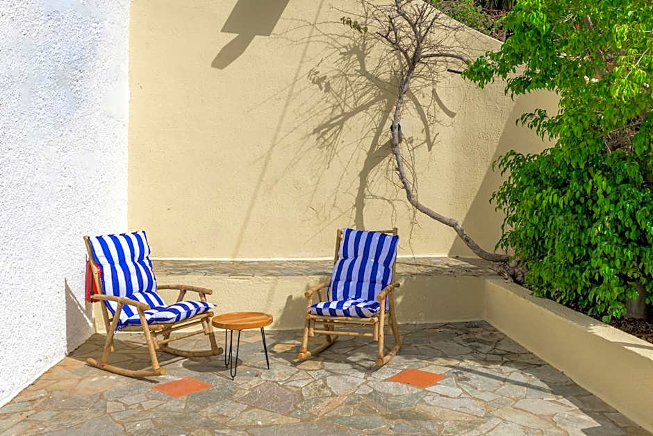 Blue Horizon Apartments