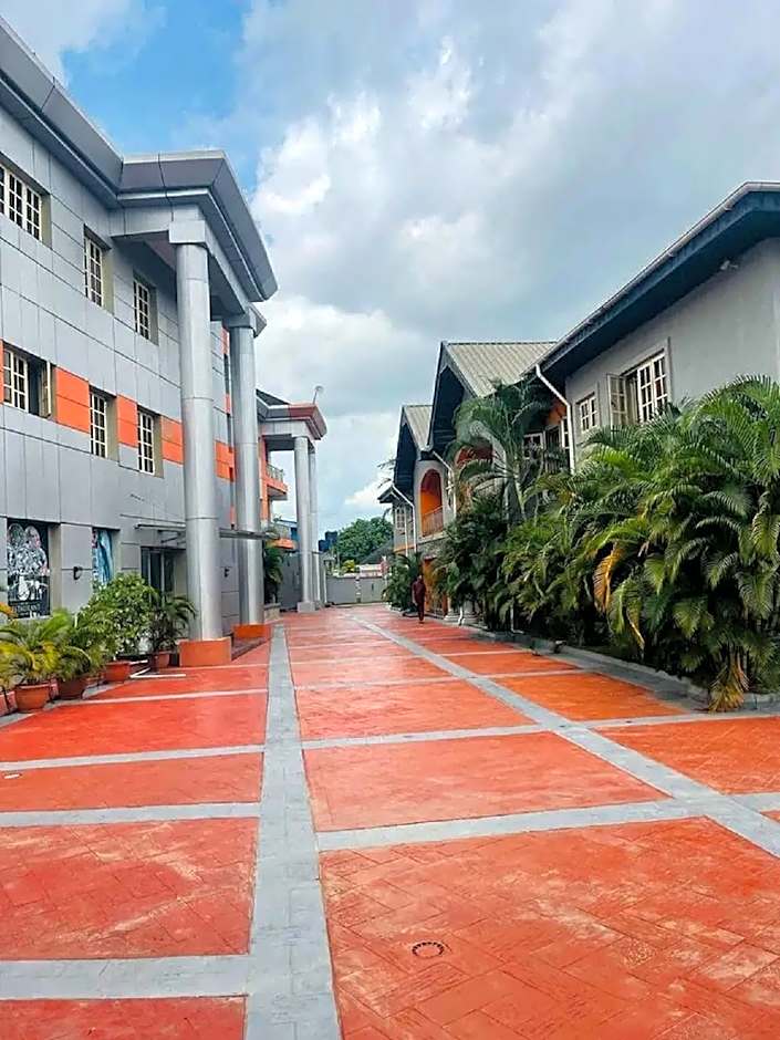First B&R Hotel