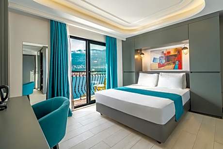 Deluxe Double Room with Sea View
