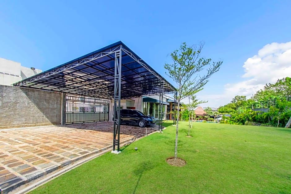 Alinson Boutique Resident Batam by ZUZU