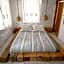 Banana Alaçatı Food & Stay - Adults Only