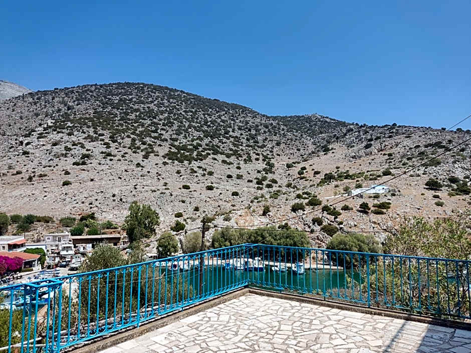 Manolis Rooms Vathys