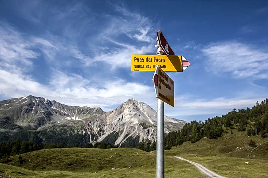 Hotel Schweizerhof Sta Maria