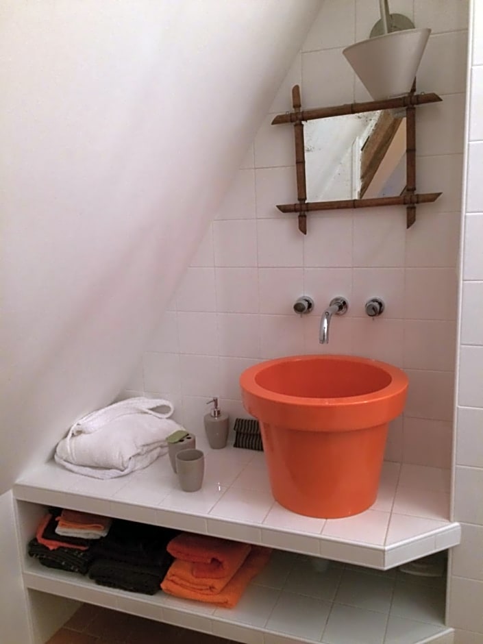 La Moulinière, jolie longère du XVIIè 25, chemin de la Source