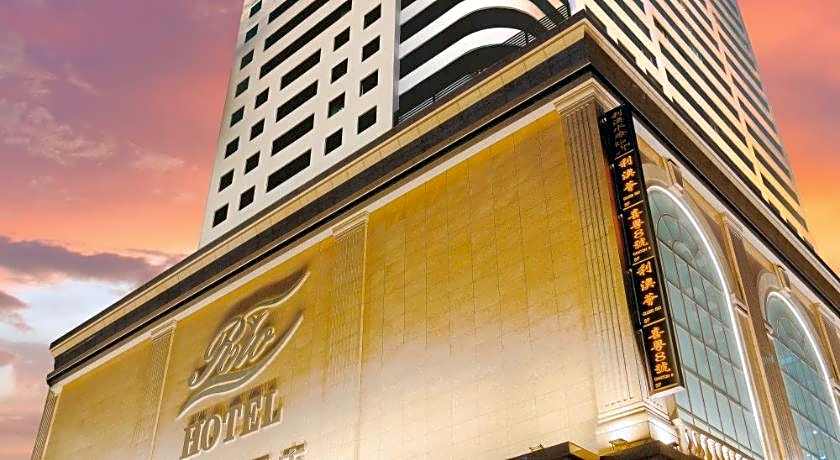 Rio Hotel