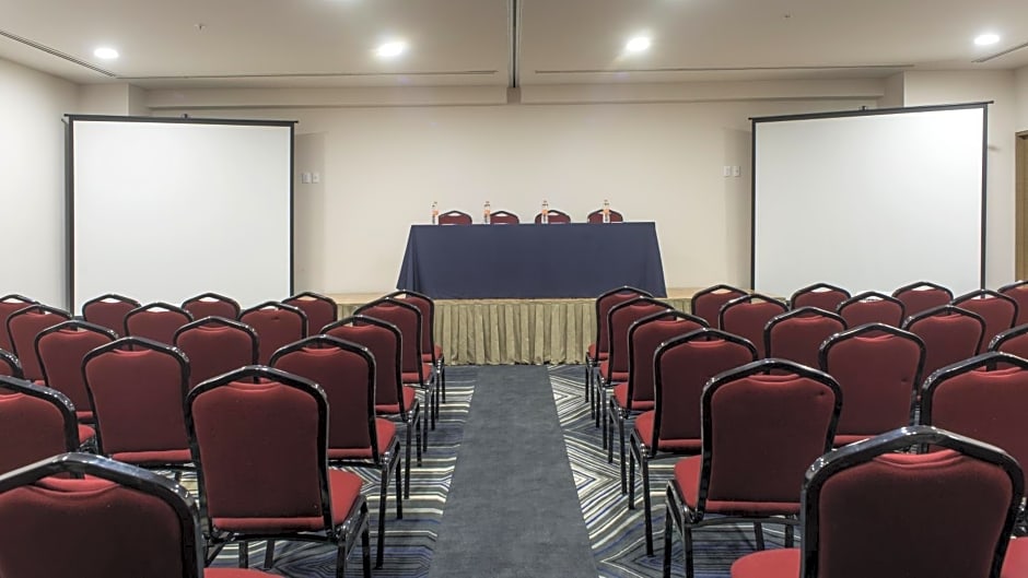 Holiday Inn Express Mexico - Toreo By IHG