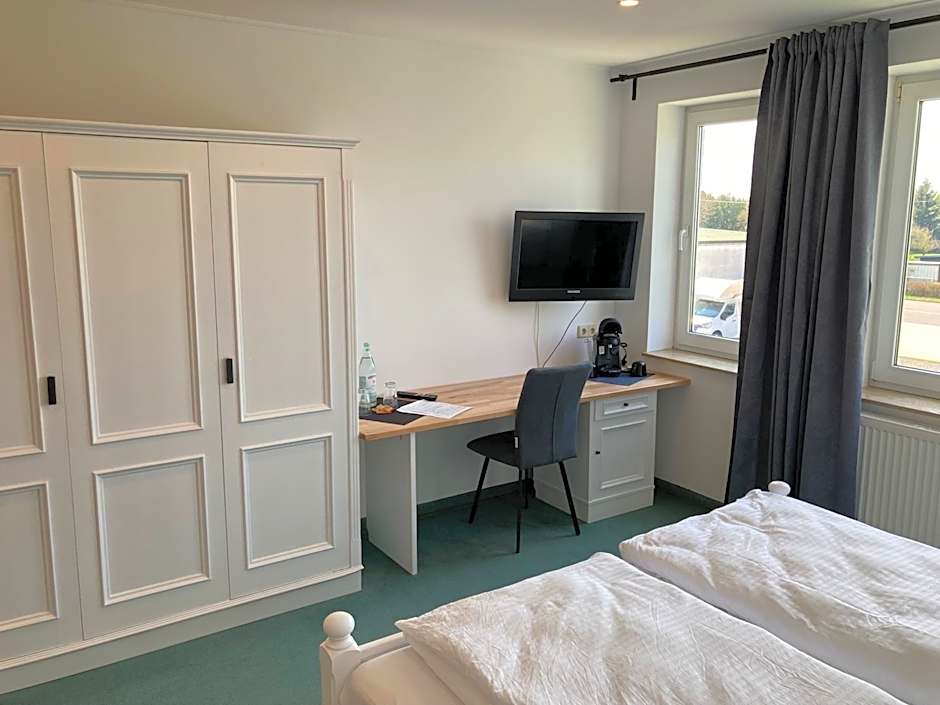 Room-24 - Zellwald