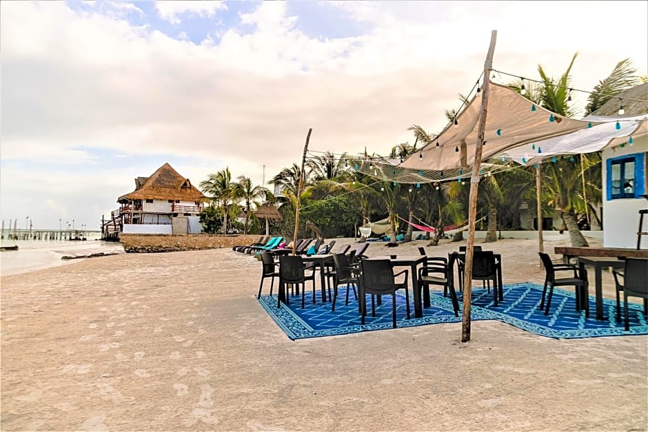 La Puerta Azul Beachfront - Adults Only