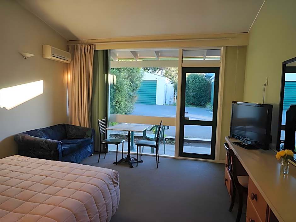 Tui Lodge Motel