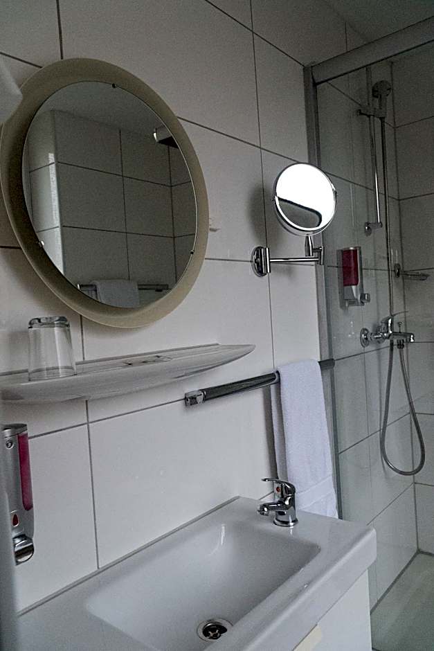 Stadt-gut-Hotel Rheinischer Hof