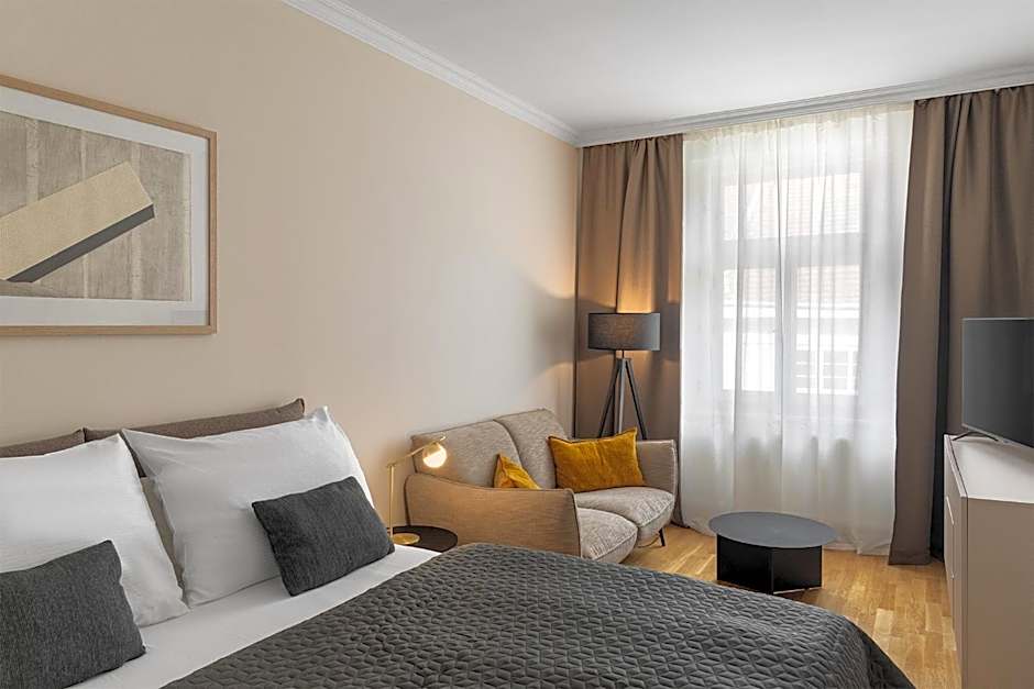 Hunger Wall Residence