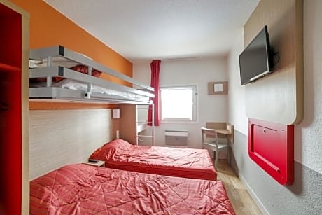 2 Single Beds 1 Bunk Bed Shared Bathroom