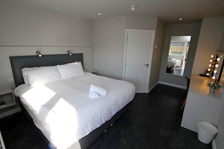 Photo 1 of 7 of 1 Double Bed or 2 Beds
