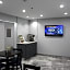 Douglas Inn & Suites Cleveland