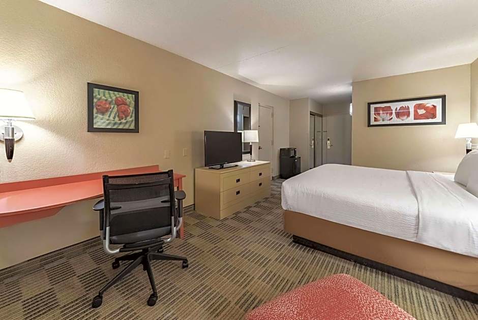 Ramada by Wyndham Fairfield NJ